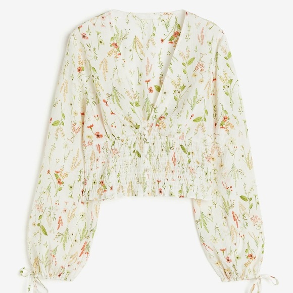 H&M Tops - H&M SHORT V-NECK FLORAL BLOUSE